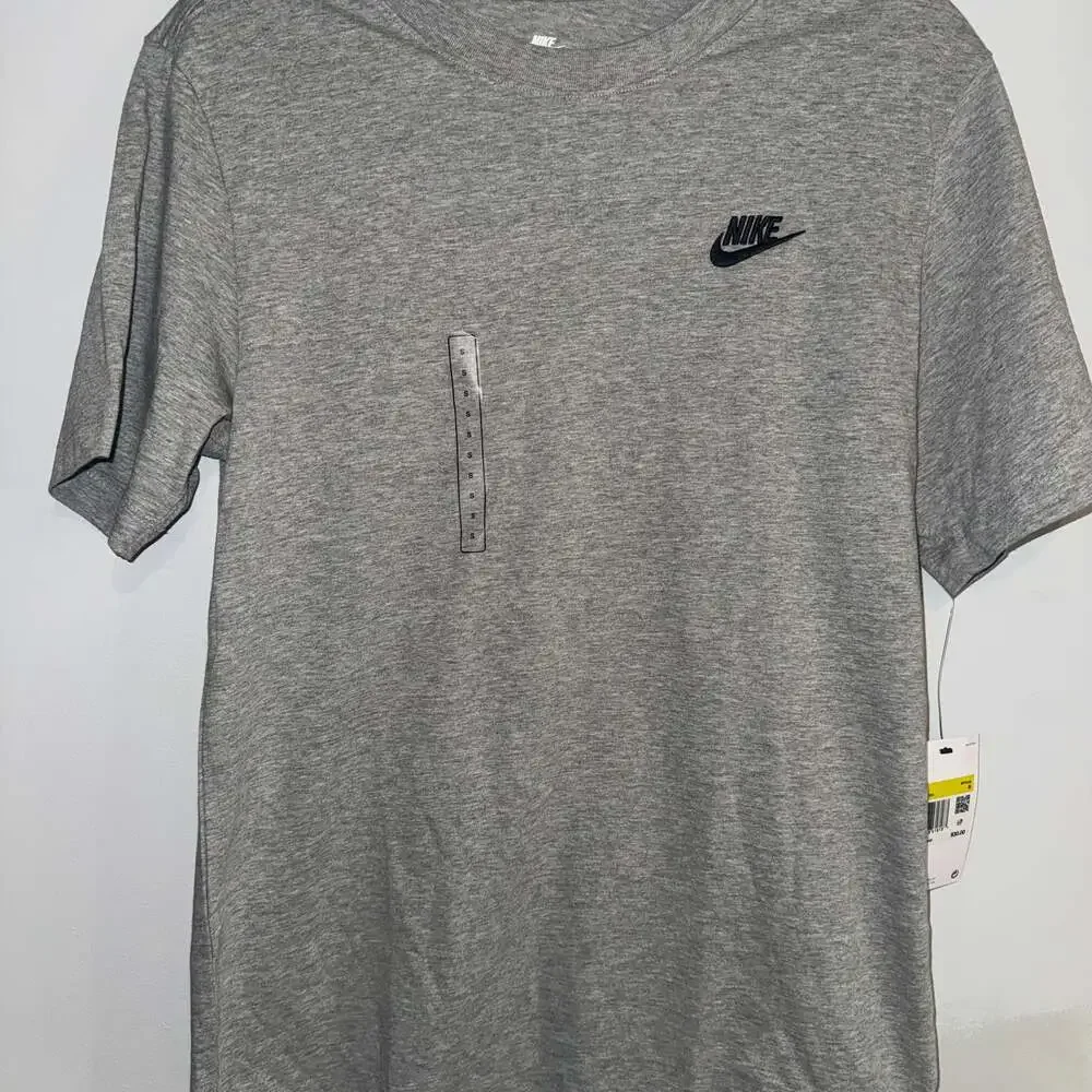 Nike Gray Heather Embroidered Swoosh‎ T-Shirt, Size Small